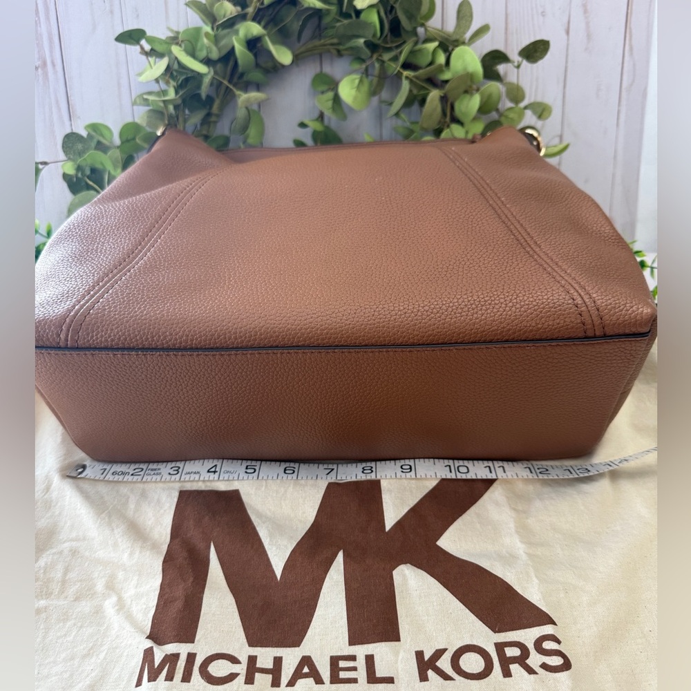 Michael Kors Sienna Handbag Luggage Color NWOT - Picture 5 of 14